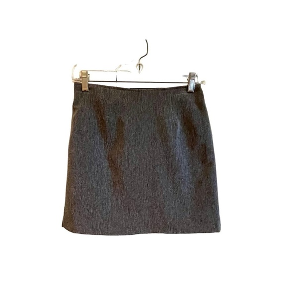 LA BELLE, GREY MINI SKIRT. SIZE 5. - Picture 1 of 4